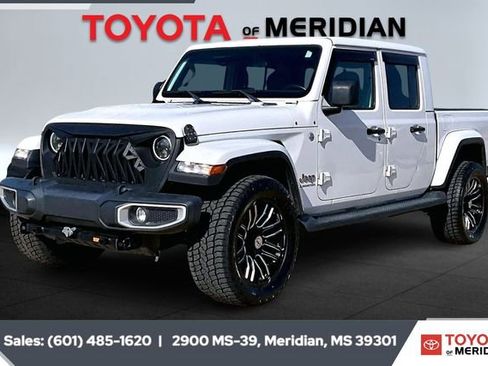 Used 2020 Jeep Gladiator Overland w/ Cold Weather Group image 10