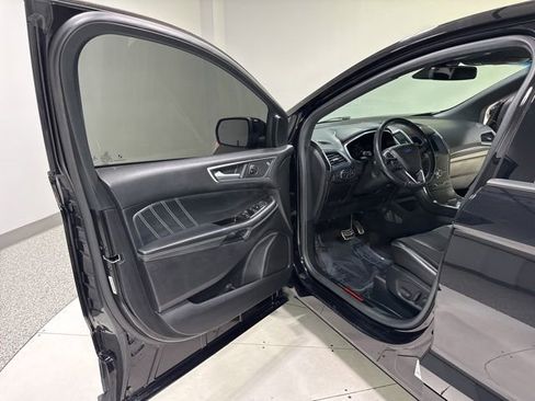 Used 2020 Ford Edge ST w/ Cold Weather Package AWD/4WD image 9