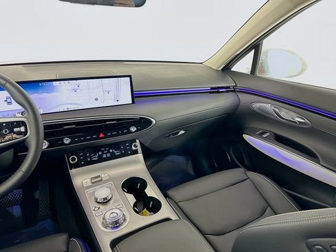 Certified 2026 Genesis GV70 2.5T Advanced image 25