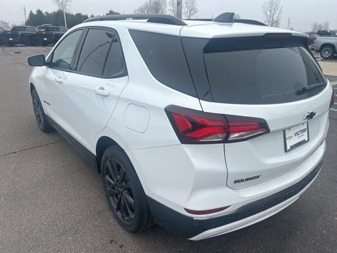 Used 2022 Chevrolet Equinox RS w/ Infotainment Package image 7