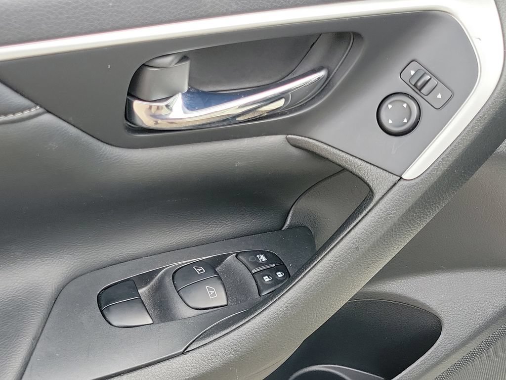 Used 2016 Nissan Altima 2.5 SL w/ 2.5 Technology w/LED Package FWD image 29