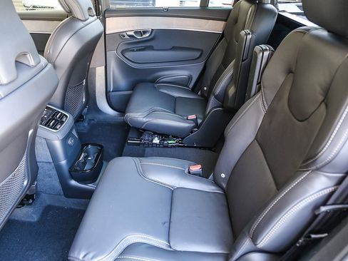 New 2026 Volvo XC90 T8 Ultra w/ Protection Package AWD/4WD image 18