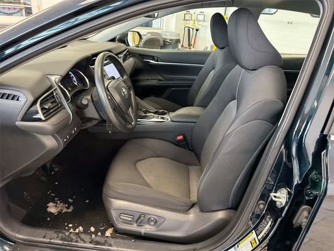 Used 2020 Toyota Camry LE image 16