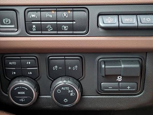 Used 2023 Chevrolet Tahoe High Country AWD/4WD image 13