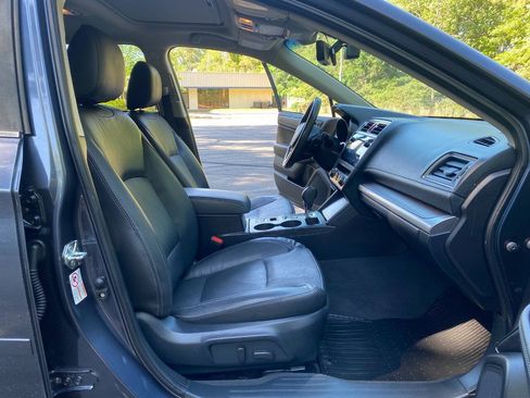 Used 2017 Subaru Outback 2.5i Limited AWD/4WD image 18