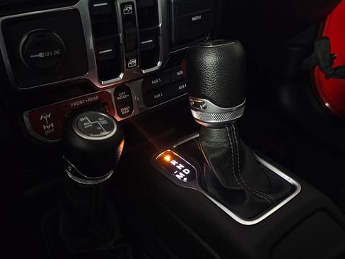 Used 2024 Jeep Wrangler Unlimited Rubicon 4xe w/ Convenience Group image 41