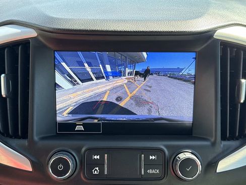 Used 2024 GMC Terrain SLT image 27