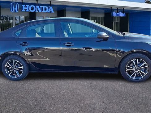 Used 2022 Kia Forte LXS image 9