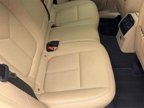 Used 2025 Porsche Macan Turbo image 49