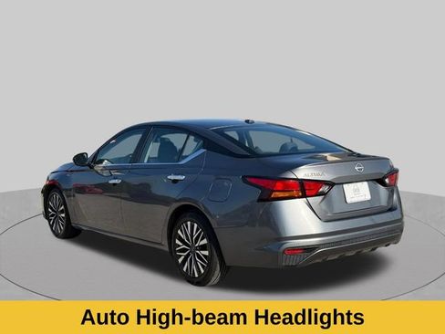 Used 2024 Nissan Altima 2.5 SV FWD image 10