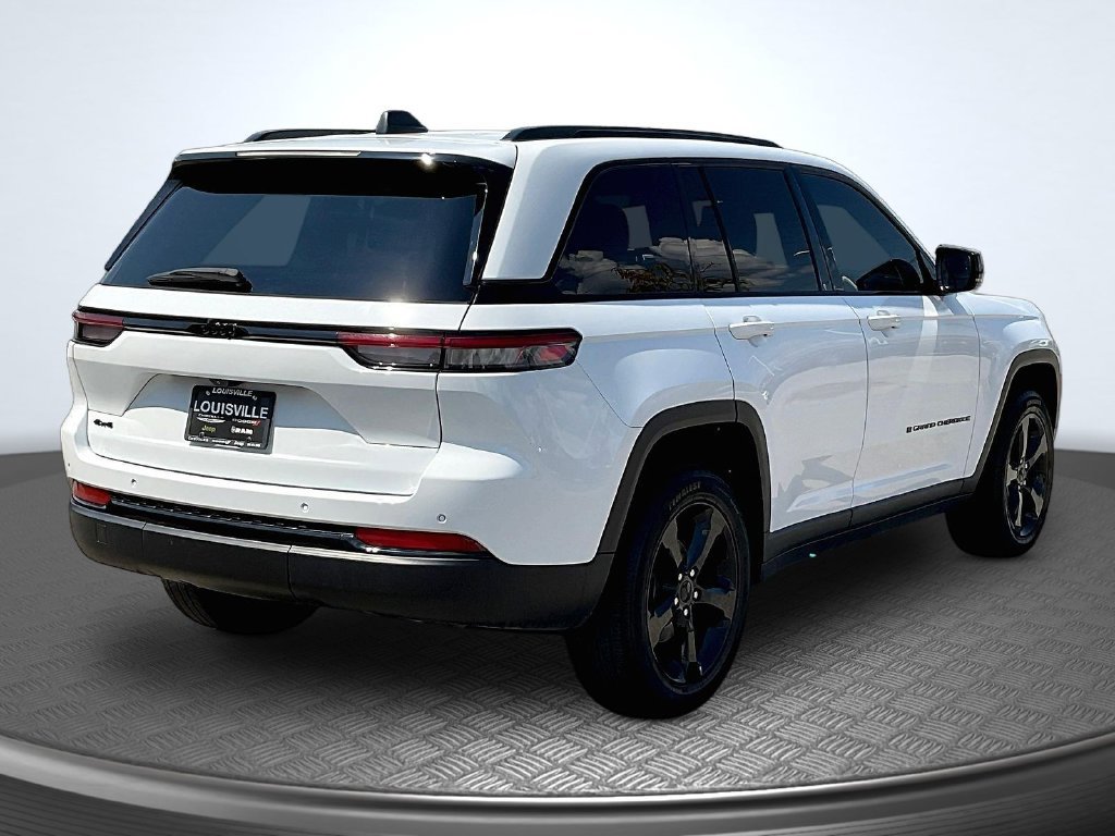 Used 2022 Jeep Grand Cherokee Altitude AWD/4WD image 7