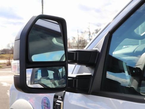 Used 2024 Ford F550 4x4 Regular Cab Super Duty image 14