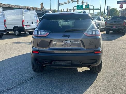 Used 2022 Jeep Cherokee Latitude AWD/4WD image 6