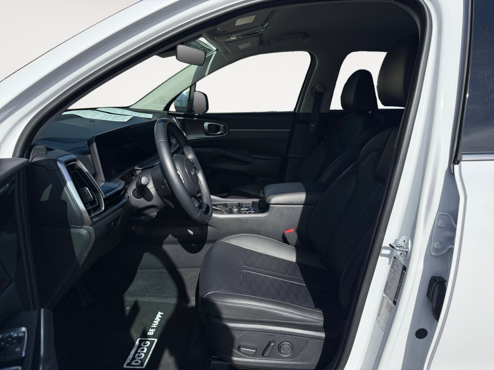 Used 2025 Kia Sorento S FWD image 10