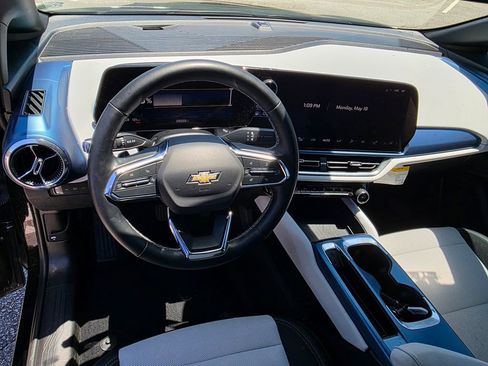 Certified 2024 Chevrolet Equinox EV LT FWD image 15