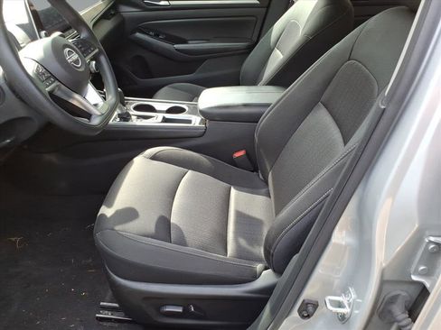 Used 2023 Nissan Altima 2.5 SV image 12