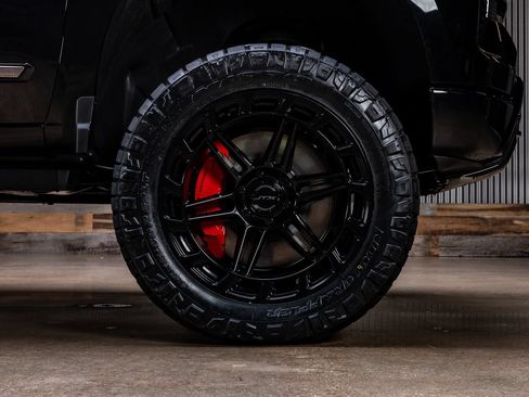 Used 2026 Chevrolet Silverado 1500 High Country w/ Midnight Edition AWD/4WD image 12
