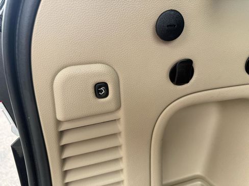 Used 2021 Jeep Grand Cherokee Limited w/ Luxury Group II image 9