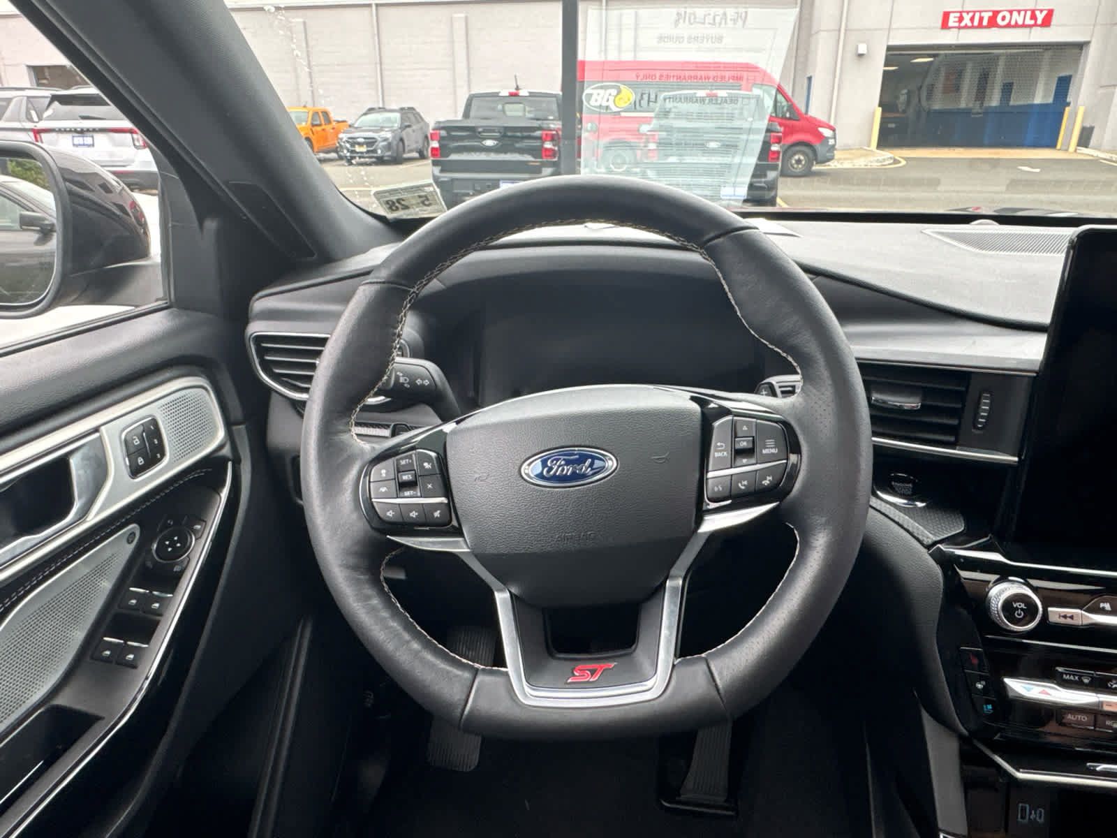Certified 2023 Ford Explorer ST w/ Equipment Group 401A AWD/4WD image 5