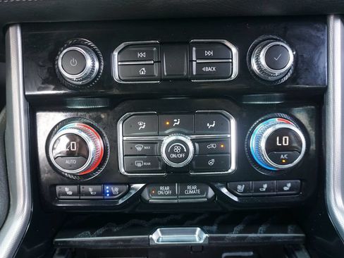 Used 2023 GMC Yukon XL Denali w/ Advanced Technology Package AWD/4WD image 13