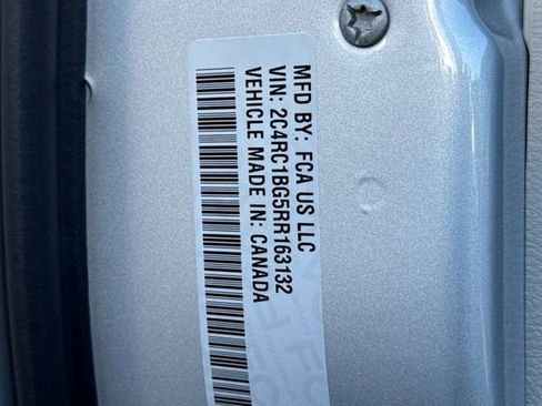 Used 2024 Chrysler Pacifica Touring-L image 36