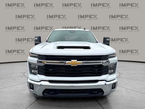 Used 2025 Chevrolet Silverado 2500 LT AWD/4WD image 8