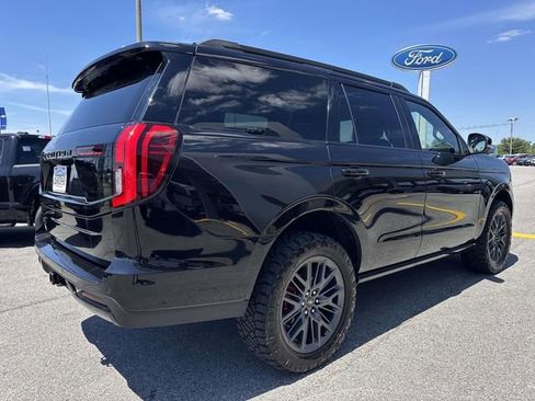 Used 2025 Ford Expedition Platinum w/ Stealth Performance Package AWD/4WD image 5