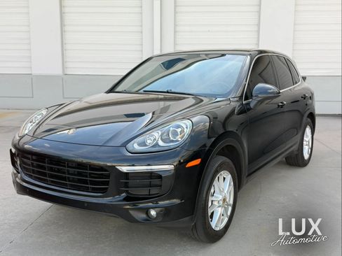 Used 2016 Porsche Cayenne w/ Premium Package AWD/4WD image 1