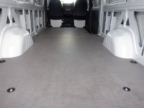 Used 2025 Mercedes-Benz Sprinter 2500 image 7