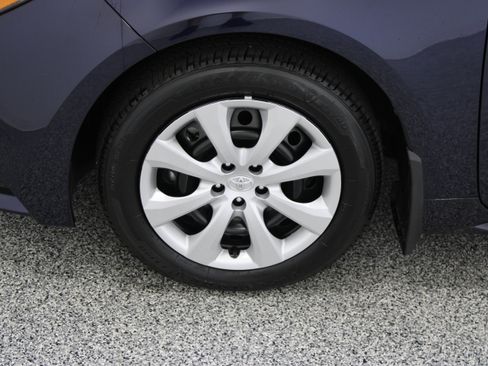 Used 2025 Toyota Corolla LE FWD image 10