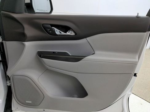 Used 2017 GMC Acadia SLT FWD image 30