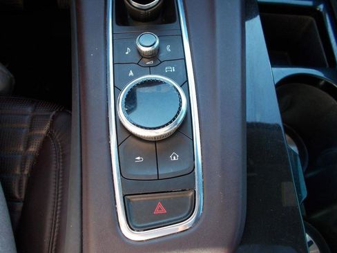 Used 2021 Cadillac Escalade Premium Luxury Platinum image 24