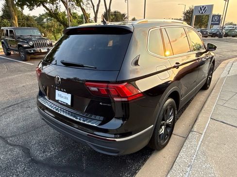 Used 2022 Volkswagen Tiguan SE AWD/4WD image 6