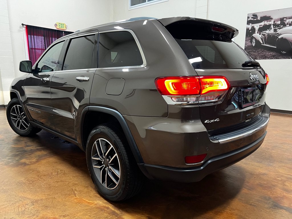 Used 2019 Jeep Grand Cherokee Limited AWD/4WD image 2