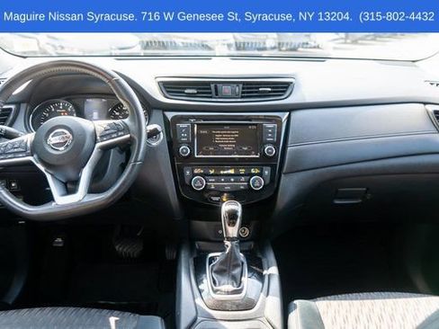Used 2018 Nissan Rogue SV AWD/4WD image 15