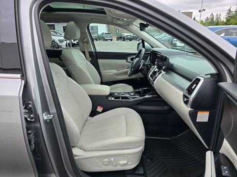 Certified 2023 Kia Sorento SX Prestige AWD/4WD image 13