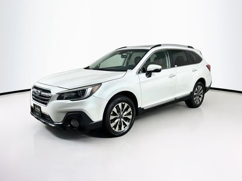 Used 2019 Subaru Outback 3.6R Touring w/ Popular Package #3A AWD/4WD image 3