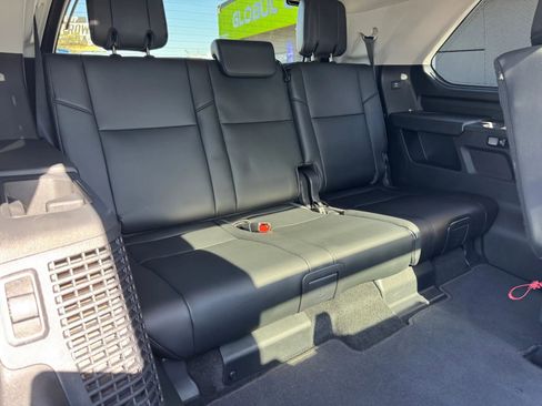 Used 2023 Toyota Sequoia Limited image 22