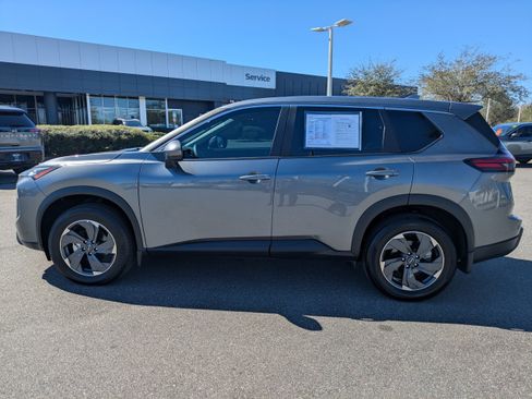 Certified 2025 Nissan Rogue SV image 7