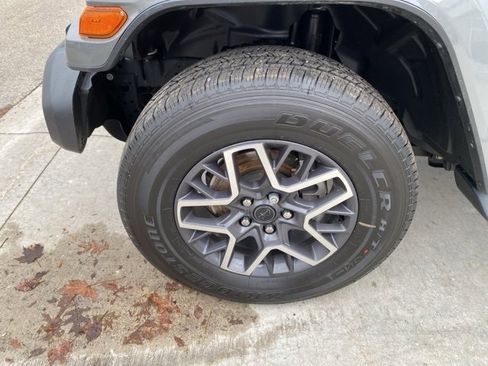 Used 2021 Jeep Wrangler Unlimited Sahara w/ Cold Weather Group image 11