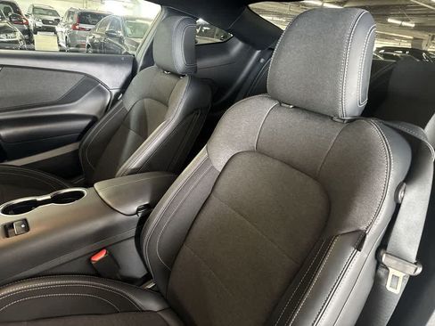Used 2025 Ford Mustang GT RWD image 13