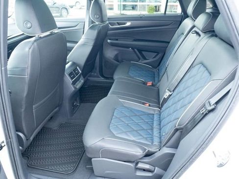 New 2026 Volkswagen Atlas Cross Sport SEL Premium R-Line AWD/4WD image 31