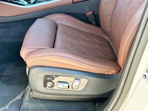 Used 2024 BMW X5 sDrive40i w/ Premium Package image 19