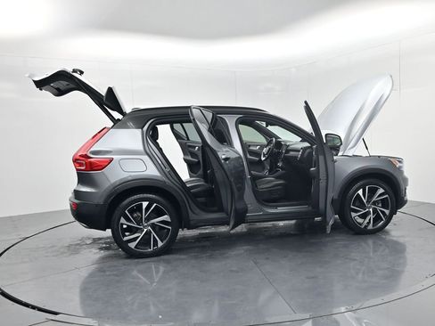 Used 2019 Volvo XC40 T5 R-Design image 69