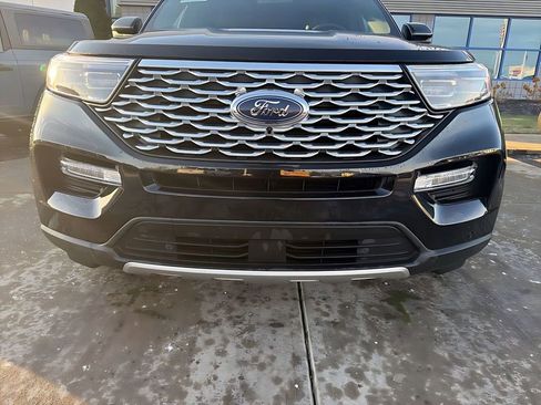 Certified 2023 Ford Explorer Platinum w/ Technology Package image 10