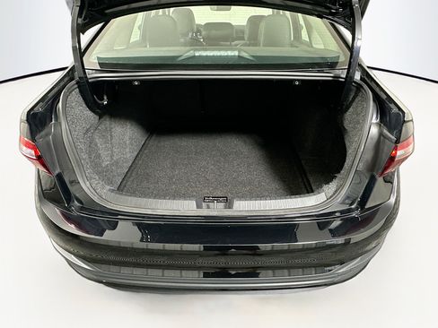 Used 2025 Volkswagen Jetta SE w/ Sunroof Package FWD image 28
