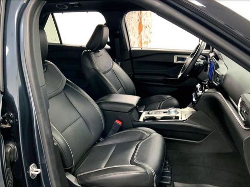 Certified 2022 Ford Explorer ST w/ Equipment Group 401A image 8