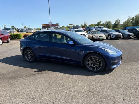 Used 2021 Tesla Model 3 Standard Range Plus RWD image 2
