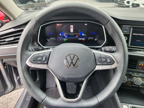 Certified 2024 Volkswagen Jetta SE w/ Black Wheel Package FWD image 9