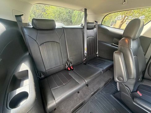 Used 2013 Buick Enclave Leather FWD image 19